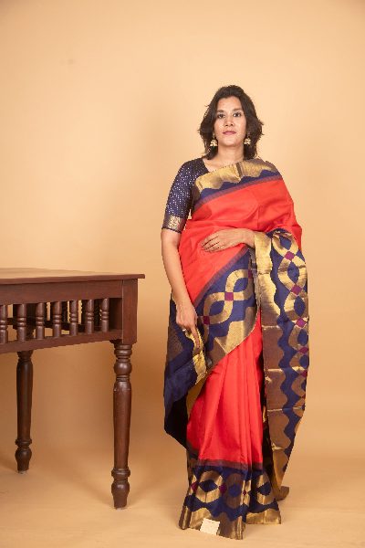 Red and Navyblue Kanjivaram, Korvai Border